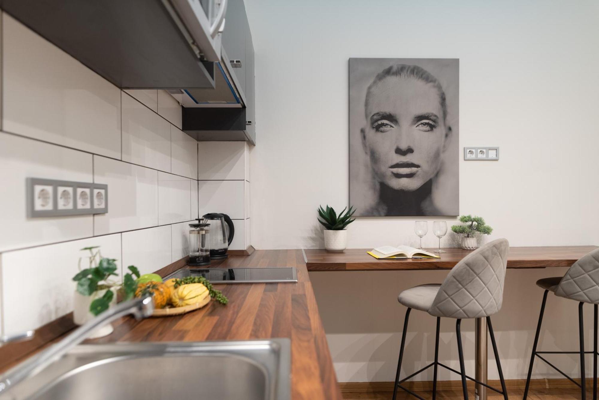 Chic Central 1Br Retreat Near New York Cafe With View Budapest Eksteriør billede