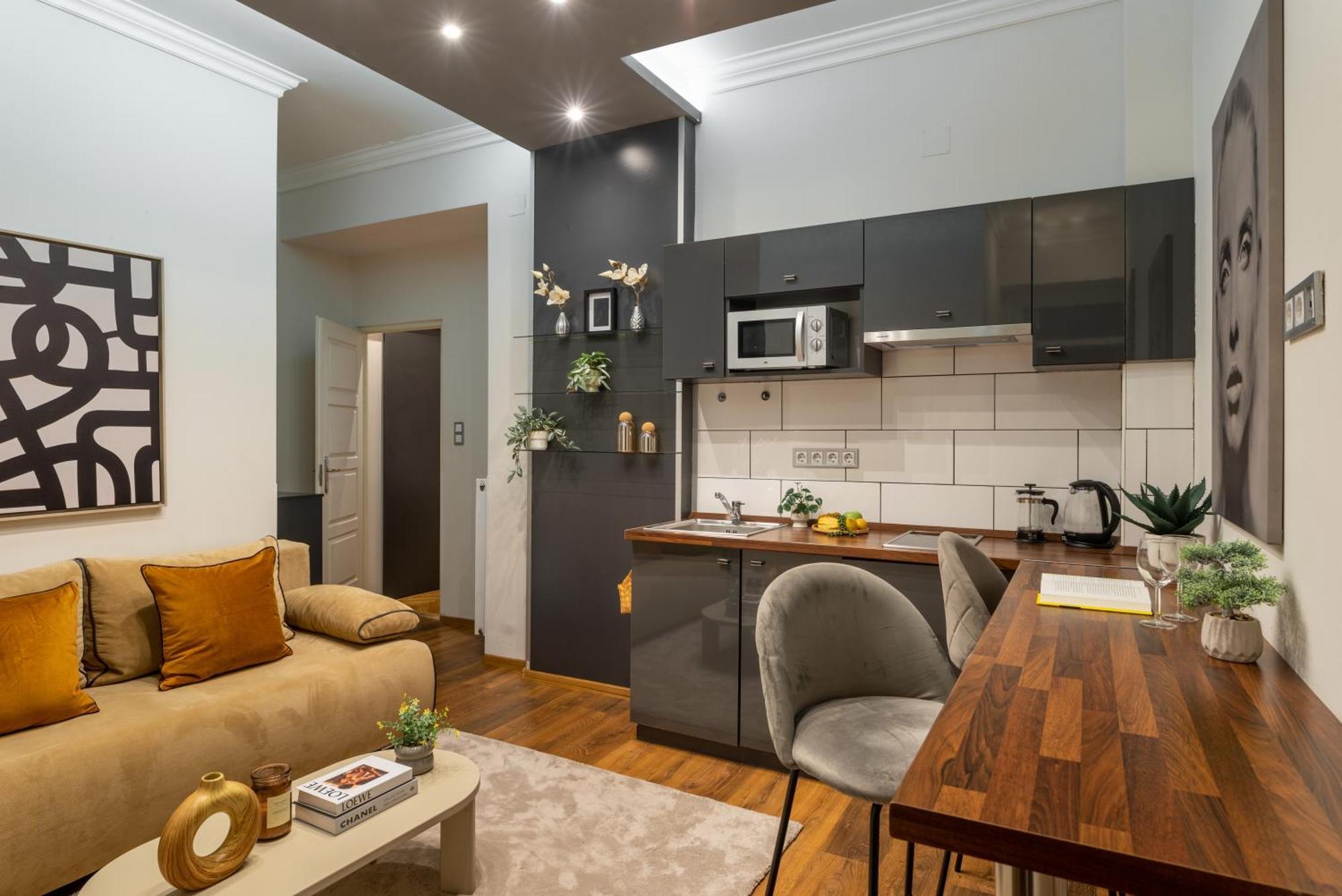 Chic Central 1Br Retreat Near New York Cafe With View Budapest Eksteriør billede