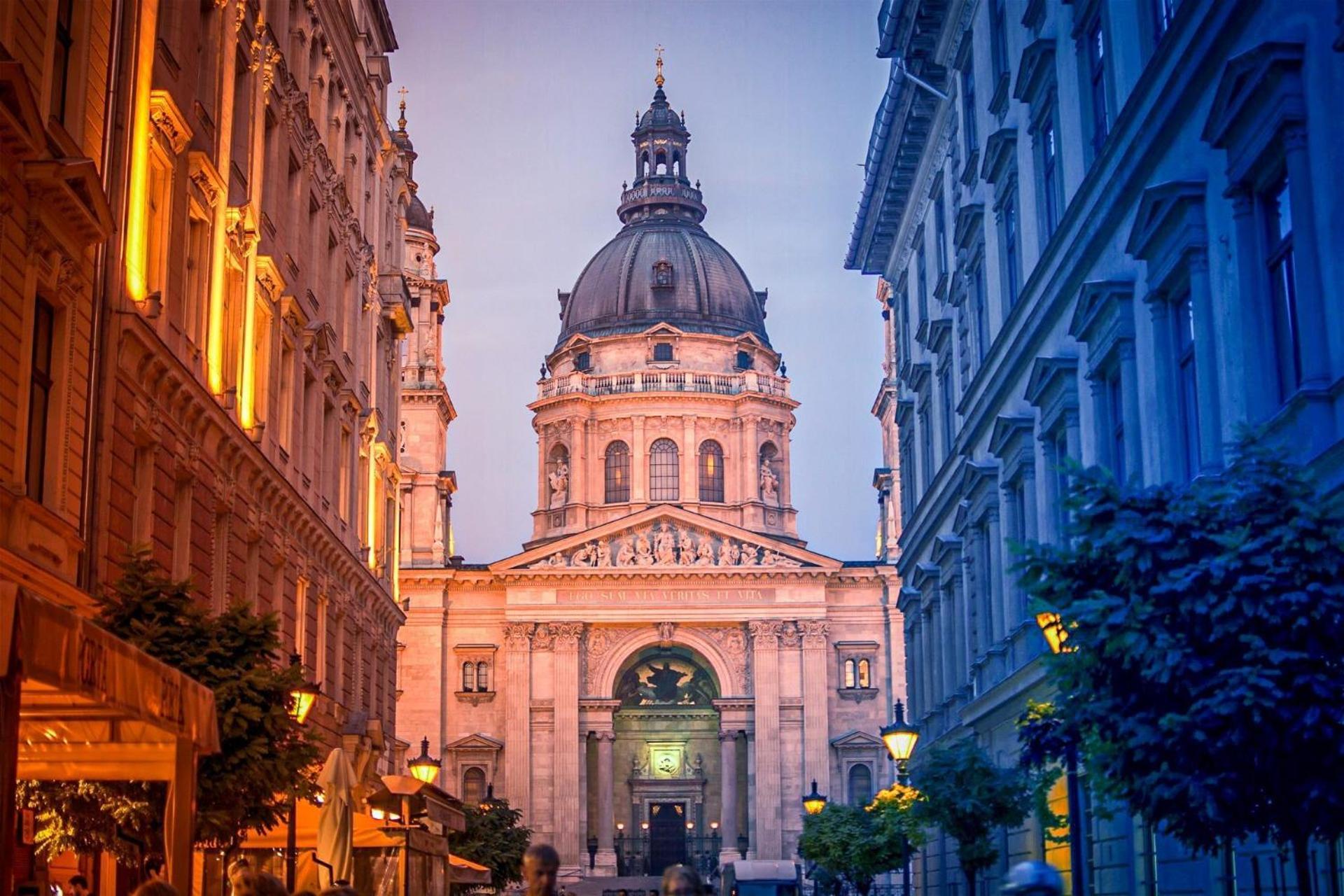 Chic Central 1Br Retreat Near New York Cafe With View Budapest Eksteriør billede