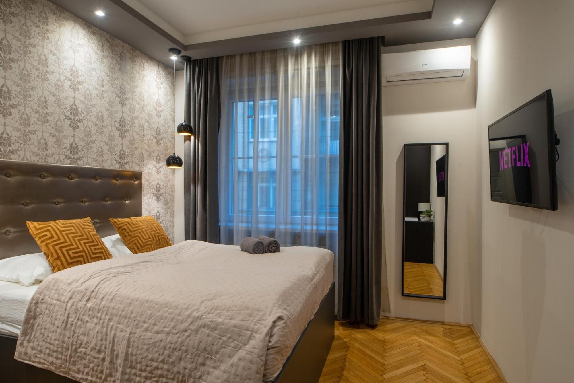 Chic Central 1Br Retreat Near New York Cafe With View Budapest Eksteriør billede